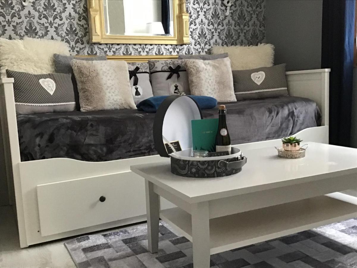 Appartement Medicis Avec Garage Honfleur Eksteriør billede