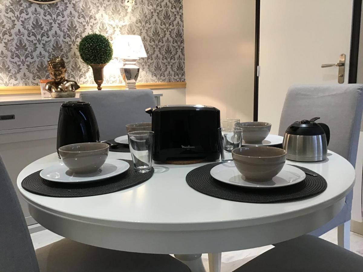Appartement Medicis Avec Garage Honfleur Eksteriør billede